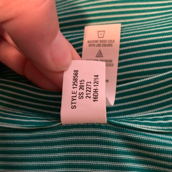 NWOT Under Armour Women's Tech V-Neck Short Sleeve - Picture 4 of 4